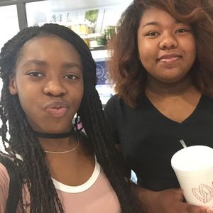 Meet your Posher, Lamoura